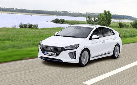 Hyundai Ioniq Híbrido e “Plug-in”: Ofensiva ecológica 