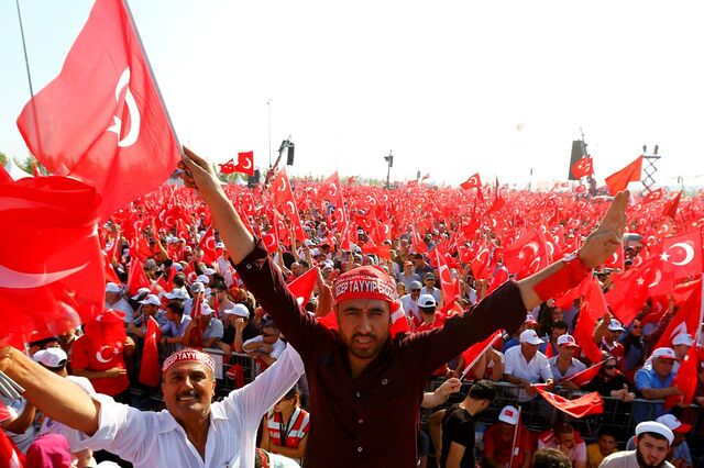 Erdogan vai continuar purgas mesmo que tenha de despedir 200.000 funcionários