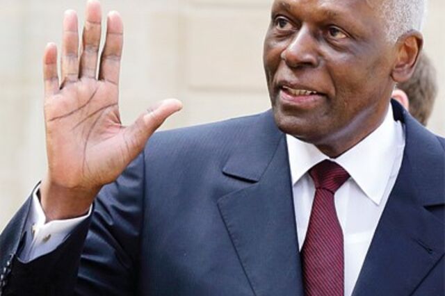 José Eduardo dos Santos sai e abre a porta da incerteza