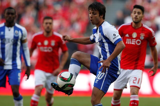 Porto bate recorde com compra de Óliver Torres por 20 milhões