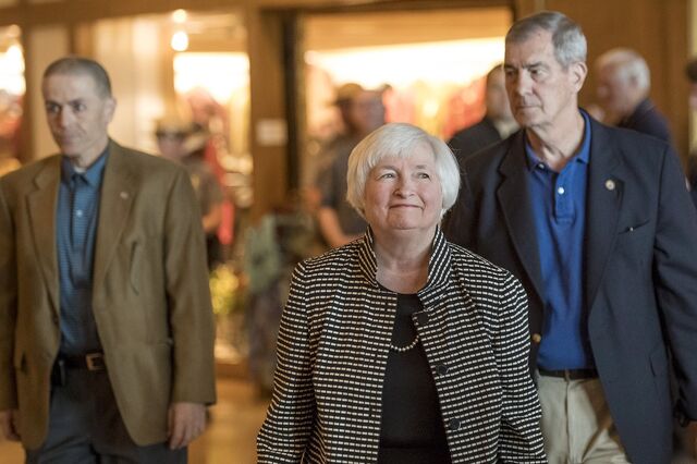 Yellen eleva o tom e põe as bolsas sob pressão