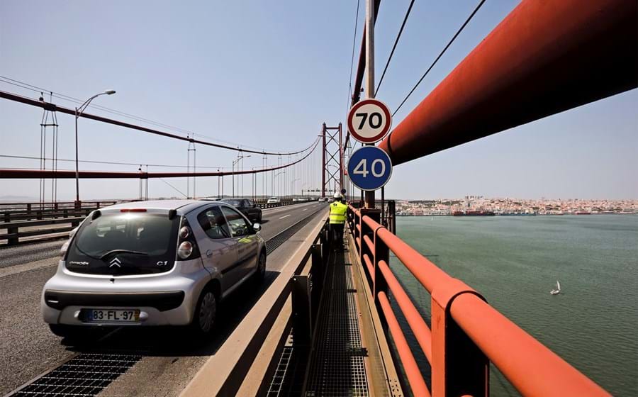 Todos os dias passam, em média, 140 mil veículos pelo tabuleiro rodoviário.