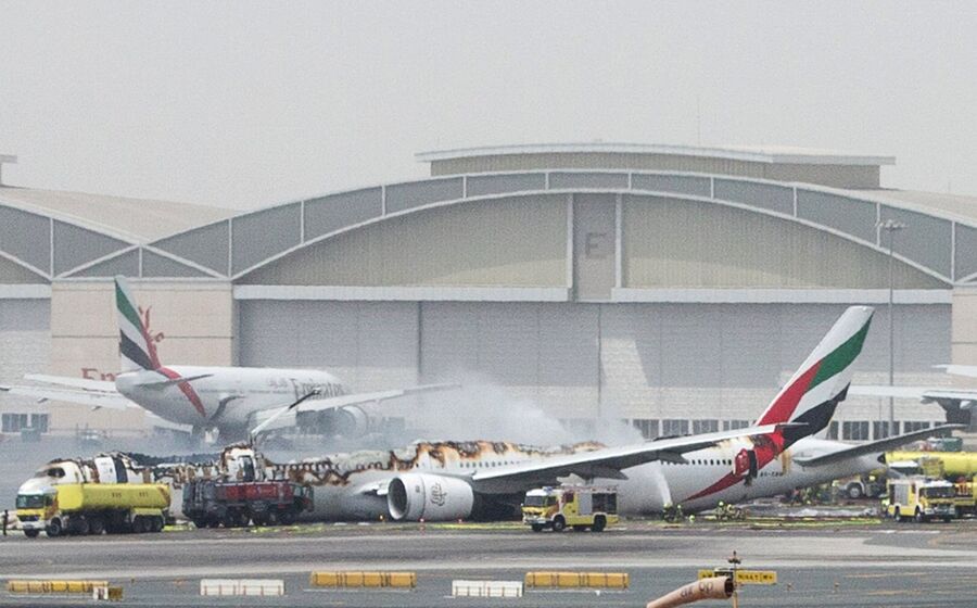 Avião Emirates Boeing 777 Dubai