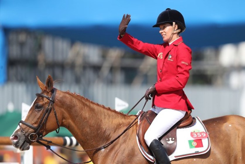 Luciana Diniz garantiu um lugar na final da prova de saltos de obstáculos 