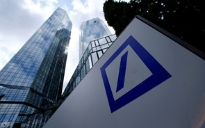 Autoridades fazem buscas no Deutsche Bank pelo segundo dia