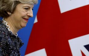 Theresa May 'ansiosa' para trabalhar com Trump
