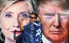 Clinton marca pontos com impostos de Trump
