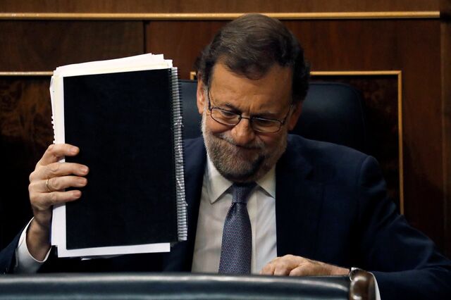 Rajoy promete a Bruxelas convocar eleições se não aprovar Orçamento para 2017