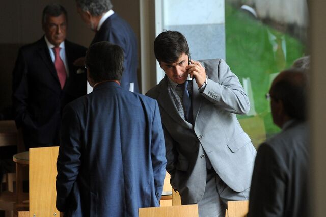 Violas quer travar votos do CaixaBank e da Santoro no BPI