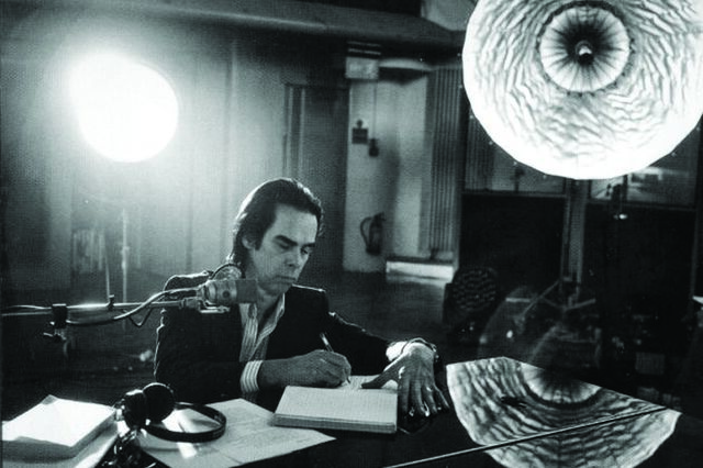 Nick Cave: A dor profunda do anjo negro 