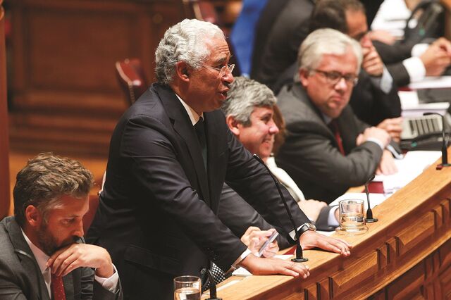 Esquerda reforça união, clivagem com direita aumenta