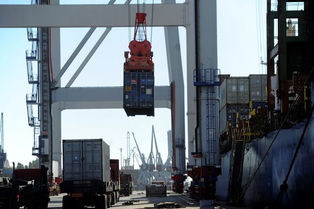 Exportações alemãs crescem 1% em ano de tarifas. China ultrapassa EUA com principal parceiro