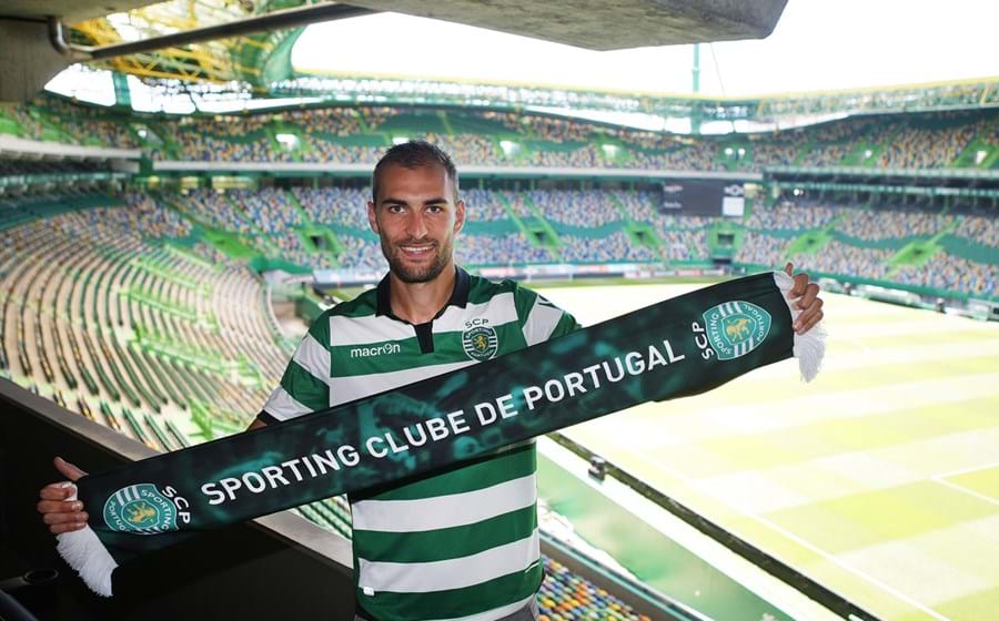 Bas Dost chega ao Sporting do Wolfsburg por 10 milhões