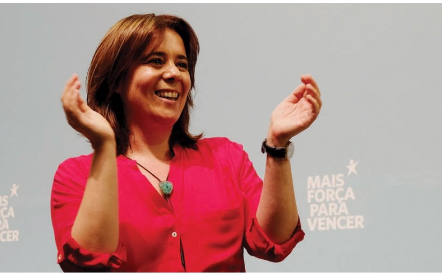 13º Catarina Martins, 354 notícias - A líder do Bloco de Esquerda reforçou em 2016 o protagonismo na política portuguesa, ao dar estabilidade à geringonça. Catarina Martins esteve em média numa notícia por dia do Negócios.