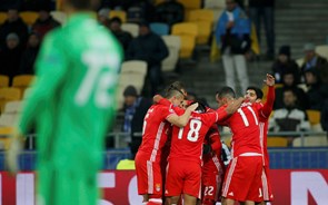 Benfica vence em casa do Dínamo Kiev e mantém-se na luta pelo apuramento