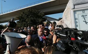 Taxistas montam tendas na Rotunda do Relógio