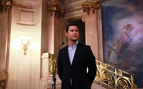 Galamba: fim da sobretaxa é gradual 'por escolha política'