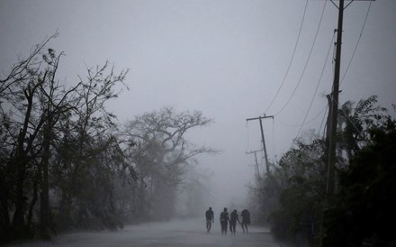 Com ventos de 215 km/hora, furacão Irma ameaça Caraíbas e Florida