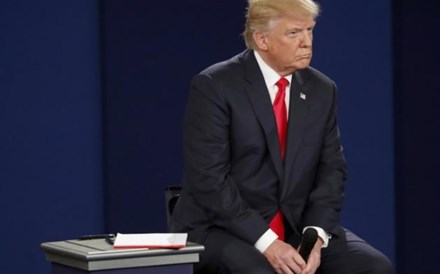 Trump afunda nas sondagens depois de polémica com gravação