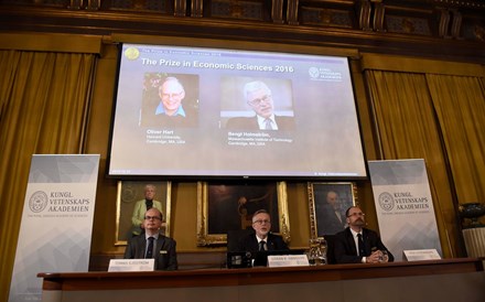 Nobel da Economia atribuído a Oliver Hart e Bengt Holmström