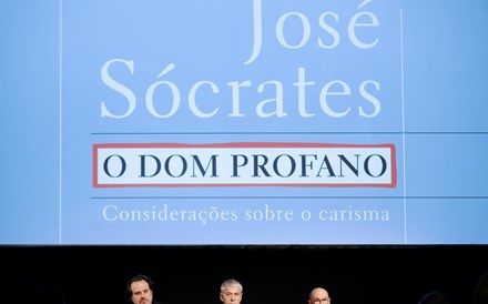 No labirinto do carisma, onde fica José Sócrates?