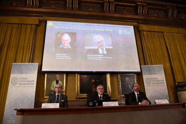 Nobel da Economia atribuído a Oliver Hart e Bengt Holmström