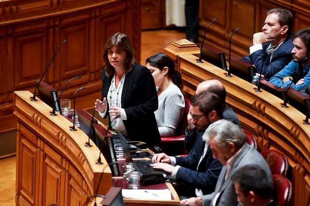 Catarina Martins exige efectivação concreta das medidas aprovadas pelo Governo