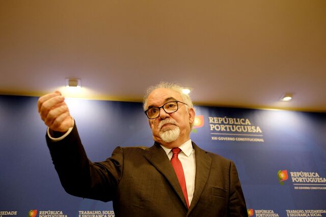 Governo vai proteger valor mínimo do subsídio de desemprego em 2018