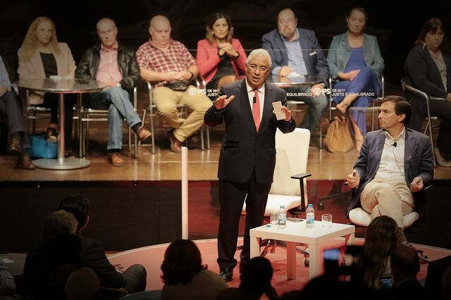 Tensões na geringonça: Um salário, uma inibição, uma demissão