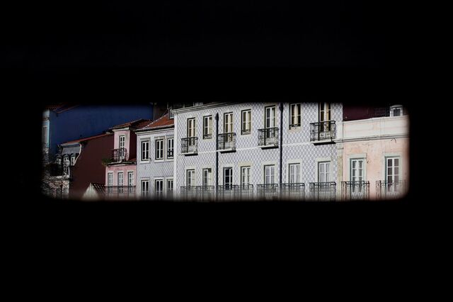 Malparado nas famílias cai pelo sexto mês