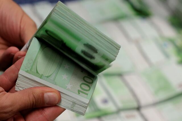 Taxa de poupança das famílias aumenta para níveis de 2016 na Zona Euro