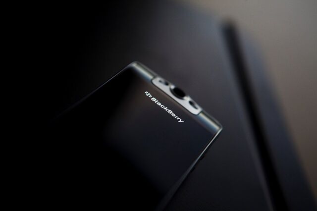 Blackberry lança último smartphone de fabrico próprio