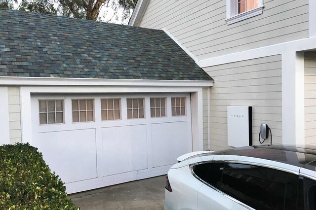 Regulador dos EUA investiga Tesla após denúncia de defeitos em painéis solares