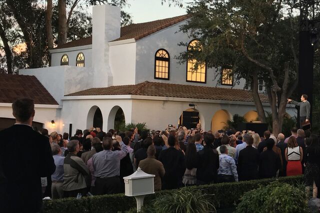 Tesla apresenta nova linha de painéis solares camuflados. E promete viragem 'sexy'