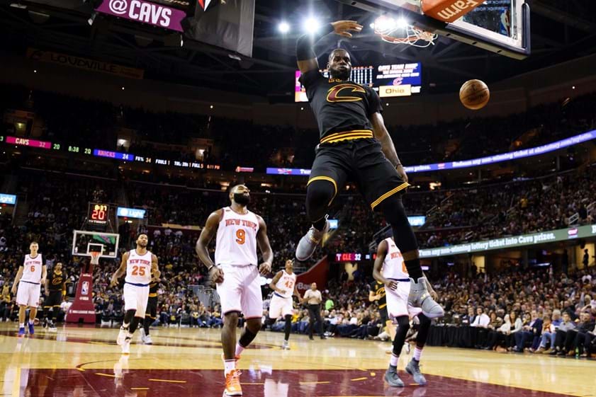 1- LeBron James, extremo dos Cleveland Cavaliers, vai receber 30,96 milhões de dólares na época 2016-2017