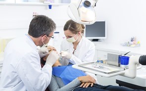 Dentistas retomam atividade condicionada na segunda-feira