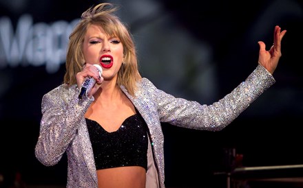 Taylor Swift é a cantora que mais ganhou em 2016