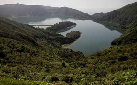 Covid-19: Crianças até 12 anos não vão pagar viagem de avião para os Açores