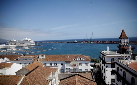 Açores terão salário mínimo 27 euros superior ao do continente