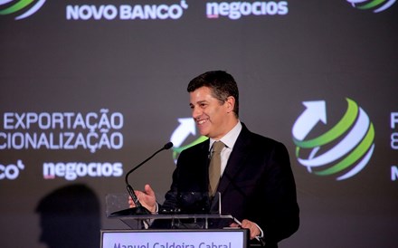 Ministro da Economia assegura que é possível acelerar o crescimento económico