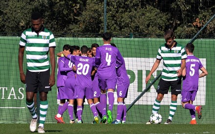 Sporting fora da Champions e Porto adia apuramento