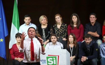 Renzi tem sentido dificuldades para convencer o eleitorado a votar 'sim'.