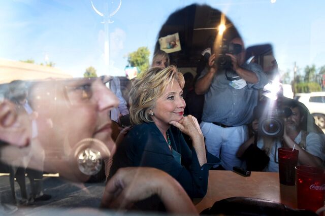 Hillary Clinton conta derrota eleitoral em livro