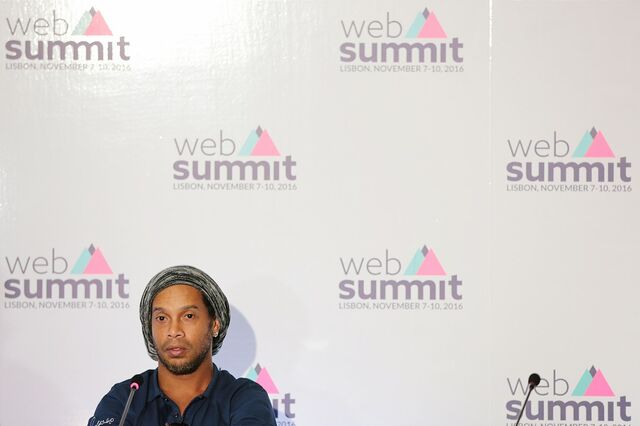 Ronaldinho falta à Web Summit por ter passaporte apreendido pela justiça