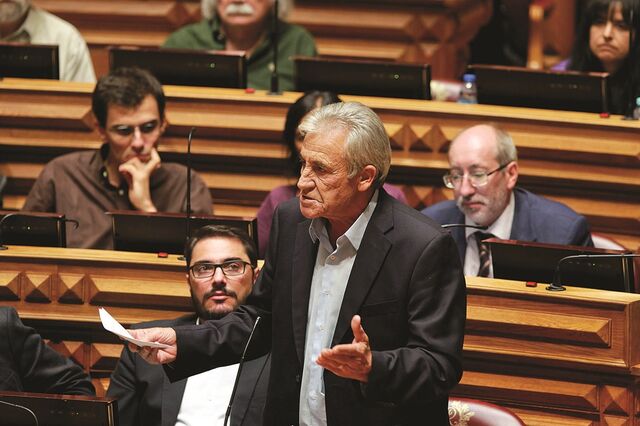 Orçamento entra em fase decisiva com partidos a fechar propostas