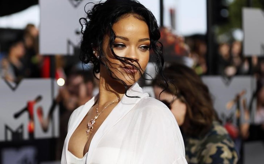 4 - Rihanna (75 milhões)