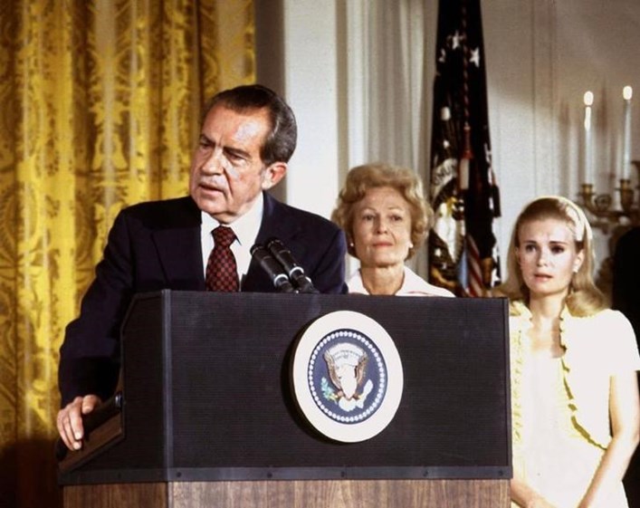 As acções americanas também tiveram comportamento negativo com o republicano Richard Nixon. Entre 1969 e Agosto de 1974, o índice de referência teve uma queda anualizada de -1,52%, segundo a Schroders.