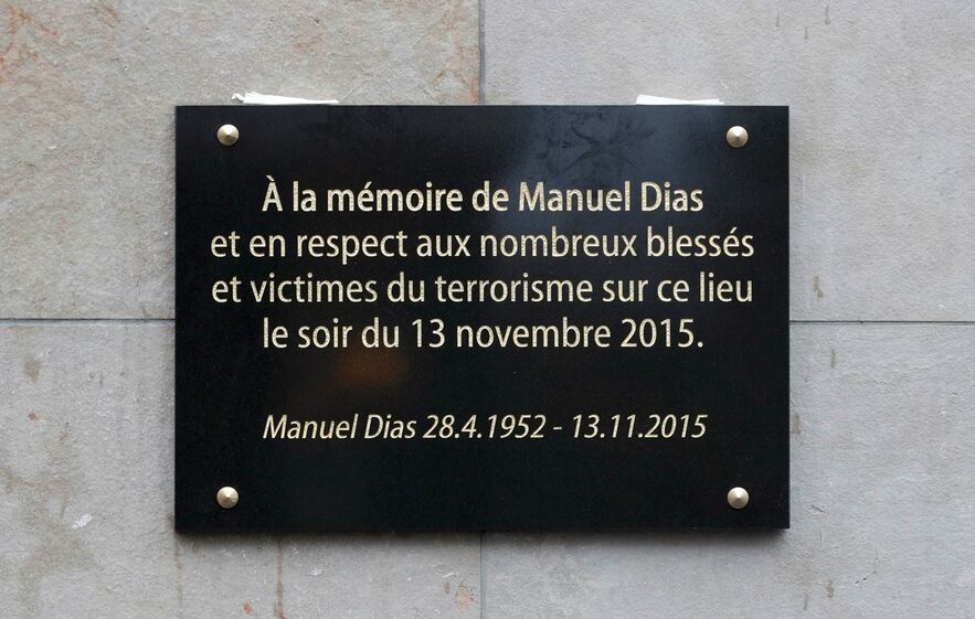paris homenagem atentados 1 ano