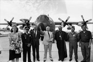 1991 - Presidente da República assiste à partida do avião Hércules C-130 da Força Aérea Portuguesa para Angola com ajuda humanitária