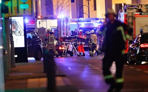 Polícia alemã investiga ataque com camião como 'provável atentado terrorista'